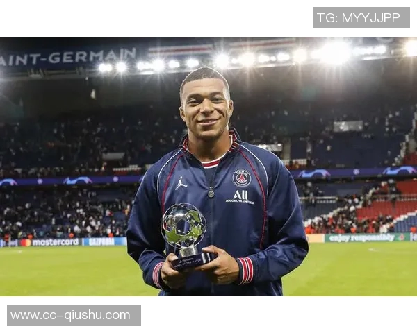 姆巴佩在社交媒体上分享海报庆祝球队晋级西超杯誓言争冠